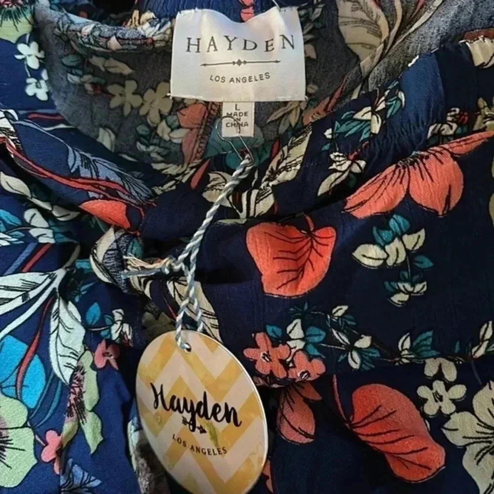 BNWT Hayden Los Angeles Blue Floral Wrap Shorts - Picture 7 of 7